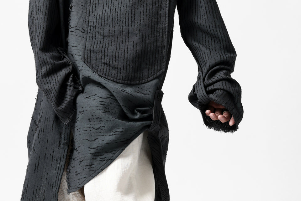 画像をギャラリービューアに読み込む, SOSNOVSKA EXTENDED THREADS SHIRT (BLACK)