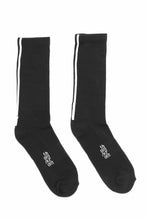 画像をギャラリービューアに読み込む, thom/krom HIGH SOCKS / BACKLINE and LOGO (BLACK)