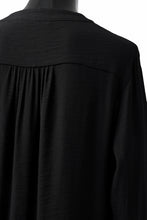 Load image into Gallery viewer, SOSNOVSKA OPEN SOFT SHIRT (BLACK)