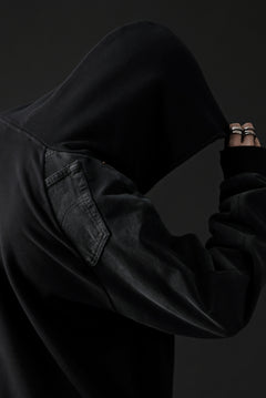 画像をギャラリービューアに読み込む, MASSIMO SABBADIN HOODY wt. HAND DYED VINTAGE DENIM SLEEVE (black)