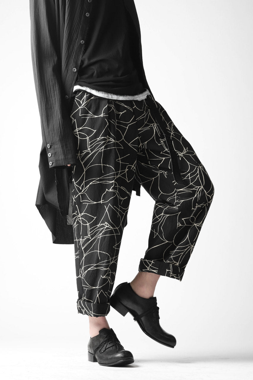 画像をギャラリービューアに読み込む, forme d&#39;expression Narrow Tucked Wide Trousers (Black)