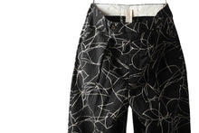 画像をギャラリービューアに読み込む, forme d'expression Narrow Tucked Wide Trousers (Black)