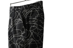 画像をギャラリービューアに読み込む, forme d'expression Narrow Tucked Wide Trousers (Black)