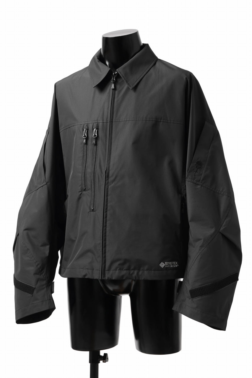 画像をギャラリービューアに読み込む, D-VEC x ALMOSTBLACK COLLARED BLOUSON / GORE-TEX INFINIUM™ POLARIS 2L (BLACK)