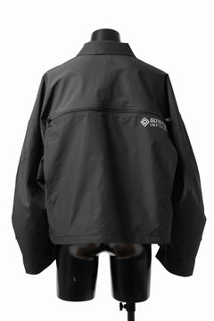 画像をギャラリービューアに読み込む, D-VEC x ALMOSTBLACK COLLARED BLOUSON / GORE-TEX INFINIUM™ POLARIS 2L (BLACK)