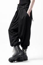 画像をギャラリービューアに読み込む, vital x DEFORMATER.® exclusive TAILOR WIDE TAPERED PANTS / GAUDI SMOOTH JERSEY (BLACK)