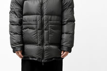 Load image into Gallery viewer, ISAMU KATAYAMA BACKLASH xx NANGA REVERSIBLE MOUNTAIN BELAY COAT / KANGAROO + NYLON x POLISH WHITE GOOSE (BLACK x GREY)