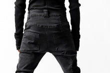 画像をギャラリービューアに読み込む, thomkrom OVER LOCKED SKINNY TROUSERS /  HYPER STRETCH DENIM (BLACK)
