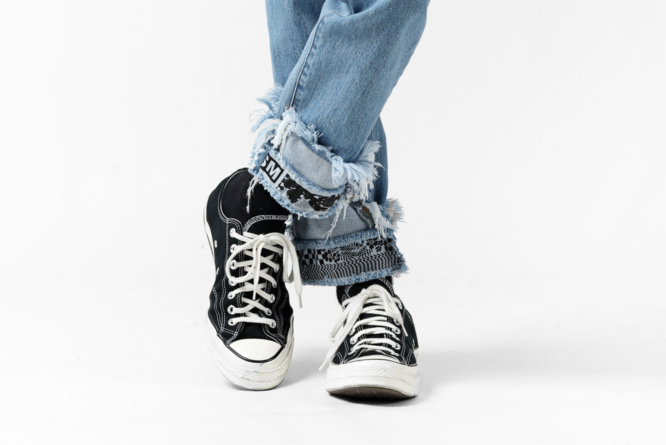 Load image into Gallery viewer, FACETASM CROPPED PRINT DENIM PANTS (INDIGO)