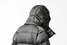 Load image into Gallery viewer, ISAMU KATAYAMA BACKLASH xx NANGA REVERSIBLE MOUNTAIN BELAY COAT / KANGAROO + NYLON x POLISH WHITE GOOSE (BLACK x GREY)