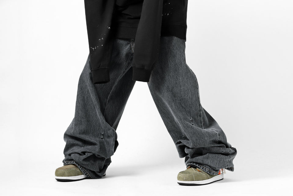 画像をギャラリービューアに読み込む, FACETASM SUPER BIG DENIM PANTS (BLACK)