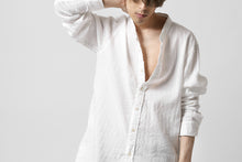 Load image into Gallery viewer, daub STRIPE LONG SHIRT / WASHED SOFT TWILL (WHITE)