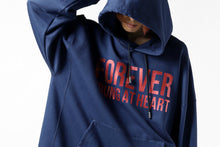 Load image into Gallery viewer, mastermind JAPAN SWEAT HOODIE / GLITTER LOGO (NAVY)