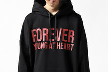 Load image into Gallery viewer, mastermind JAPAN SWEAT HOODIE / GLITTER LOGO (BLACK)