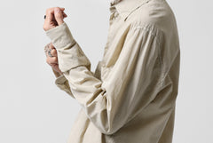 Load image into Gallery viewer, daub PLAIN COLLAR SHIRT / COLD DYED ORGANIC COTTON (SAND)