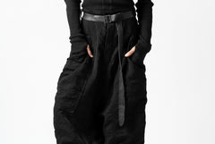 画像をギャラリービューアに読み込む, SOSNOVSKA SQUEEZED STRIPE PANTS (BLACK)