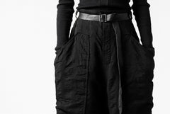 画像をギャラリービューアに読み込む, SOSNOVSKA SQUEEZED STRIPE PANTS (BLACK)