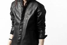 Load image into Gallery viewer, ISAMU KATAYAMA BACKLASH exclusive LEATHER SHIRT / ITALY SHOULDER 0.6mm (BLACK)