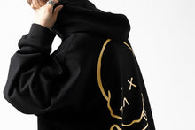 Load image into Gallery viewer, mastermind JAPAN SWEAT HOODIE / GLITTER LOGO & SKULL (BLACK)