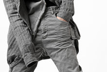 Load image into Gallery viewer, daub ERGONOMIC SKINNY PANTS / COLD DYED LIGHT TWILL (GREY)