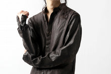 Load image into Gallery viewer, ISAMU KATAYAMA BACKLASH exclusive LEATHER SHIRT / ITALY SHOULDER 0.6mm (DARK GREY)