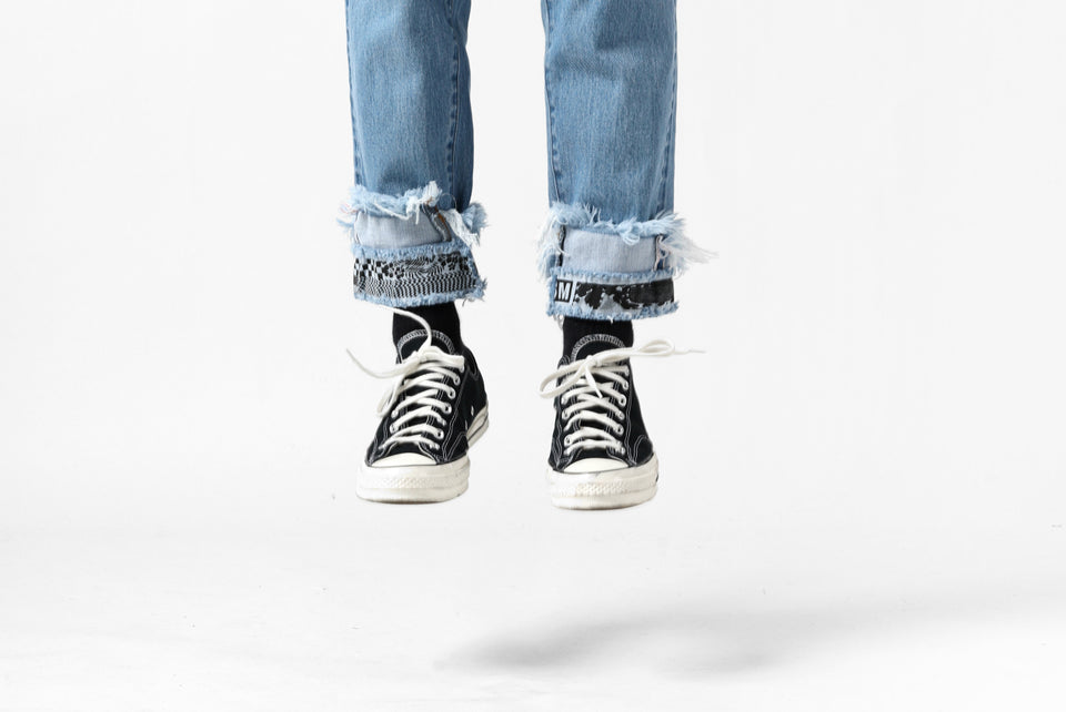 Load image into Gallery viewer, FACETASM CROPPED PRINT DENIM PANTS (INDIGO)