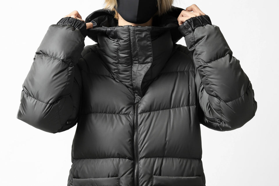 Load image into Gallery viewer, ISAMU KATAYAMA BACKLASH xx NANGA REVERSIBLE MOUNTAIN BELAY COAT / KANGAROO + NYLON x POLISH WHITE GOOSE (BLACK x GREY)