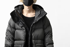 Load image into Gallery viewer, ISAMU KATAYAMA BACKLASH xx NANGA REVERSIBLE AURORA DOWN JACKET / KANGAROO + NYLON x POLISH WHITE GOOSE (BLACK x GREY)