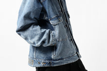 Load image into Gallery viewer, mastermind JAPAN TRUCKER JACKET / 2WAY STRETCH DENIM (INDIGO)