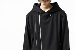 Load image into Gallery viewer, ISAMU KATAYAMA BACKLASH HOODED RIDERS BLOUSON / STRETCH RAYON SILK (BLACK)