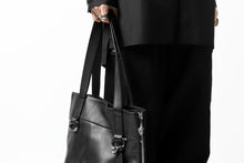 画像をギャラリービューアに読み込む, discord Yohji Yamamoto DEER SHRINK SKIN SIDE ZIPPED TOTE BAG (BLACK)
