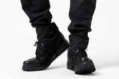 Load image into Gallery viewer, daub CENTRAL SEAM BUTTONS CLOSURE PANTS / DYED STRETCH SOFT COTTON (BLACK)