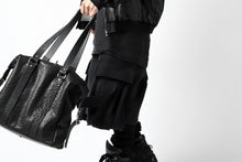画像をギャラリービューアに読み込む, ierib exclusive 2way Doctors Bag with Strap Belt / FVT Oiled Horse (BLACK)