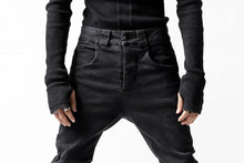 画像をギャラリービューアに読み込む, thomkrom OVER LOCKED SKINNY TROUSERS /  HYPER STRETCH DENIM (BLACK)