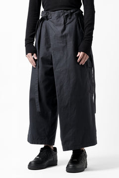 画像をギャラリービューアに読み込む, Y&#39;s WRAP WAIST PANTS ARMY-DETAIL / BACK SATIN VULCANIZATION COTTON (BLACK)