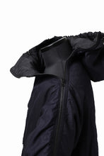 Load image into Gallery viewer, Y's BANG ON! No.117 REVERSIBLE COTTON DENIM & NYLON TWILL HOODED BLOUSON (NAVY) ※