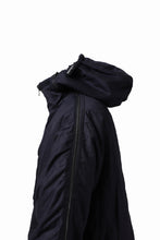Load image into Gallery viewer, Y's BANG ON! No.117 REVERSIBLE COTTON DENIM & NYLON TWILL HOODED BLOUSON (NAVY) ※