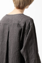 画像をギャラリービューアに読み込む, YUTA MATSUOKA exclusive round neck shirt / brushed linen canvas (brown)