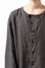 画像をギャラリービューアに読み込む, YUTA MATSUOKA exclusive round neck shirt / brushed linen canvas (brown)