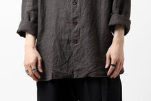 画像をギャラリービューアに読み込む, YUTA MATSUOKA exclusive round neck shirt / brushed linen canvas (brown)