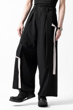 Load image into Gallery viewer, Y's BANG ON! No.125 ANCIENT TRIBE TAPE-STITCH FLUTTER PANTS (BLACK)