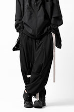 Load image into Gallery viewer, Y's BANG ON! No.125 ANCIENT TRIBE TAPE-STITCH FLUTTER PANTS (BLACK)