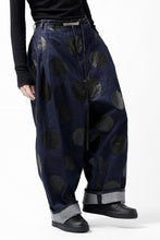 画像をギャラリービューアに読み込む, Y's.... HIPHANG SARROUEL WIDE TROUSERS / DOTS-PRINTED DENIM (INDIGO)