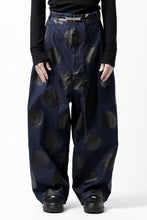 画像をギャラリービューアに読み込む, Y&#39;s.... HIPHANG SARROUEL WIDE TROUSERS / DOTS-PRINTED DENIM (INDIGO)