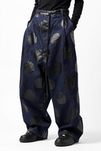 画像をギャラリービューアに読み込む, Y's.... HIPHANG SARROUEL WIDE TROUSERS / DOTS-PRINTED DENIM (INDIGO)