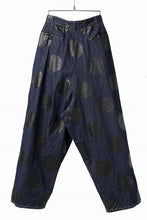 画像をギャラリービューアに読み込む, Y's.... HIPHANG SARROUEL WIDE TROUSERS / DOTS-PRINTED DENIM (INDIGO)