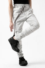 画像をギャラリービューアに読み込む, A.F ARTEFACT -thin-3D- DUST DYED DENIM ANATOMICAL PANTS (WHITE)
