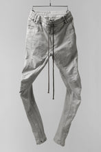画像をギャラリービューアに読み込む, A.F ARTEFACT -thin-3D- DUST DYED DENIM ANATOMICAL PANTS (WHITE)