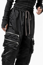 画像をギャラリービューアに読み込む, A.F ARTEFACT -SEPARATION- ZIP CARGO PANTS / LUXURY NYLON (BLACK)