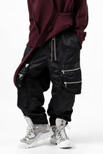 画像をギャラリービューアに読み込む, A.F ARTEFACT -SEPARATION- ZIP CARGO PANTS / LUXURY NYLON (BLACK)